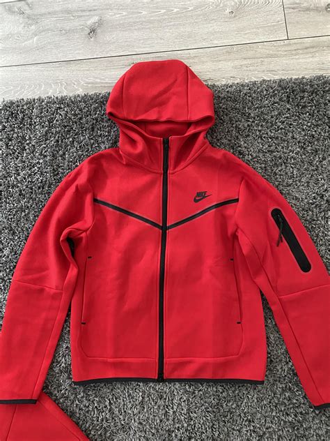 [REVIEW] RED TECH FLEECE FROM HUSKY : r/FashionReps.